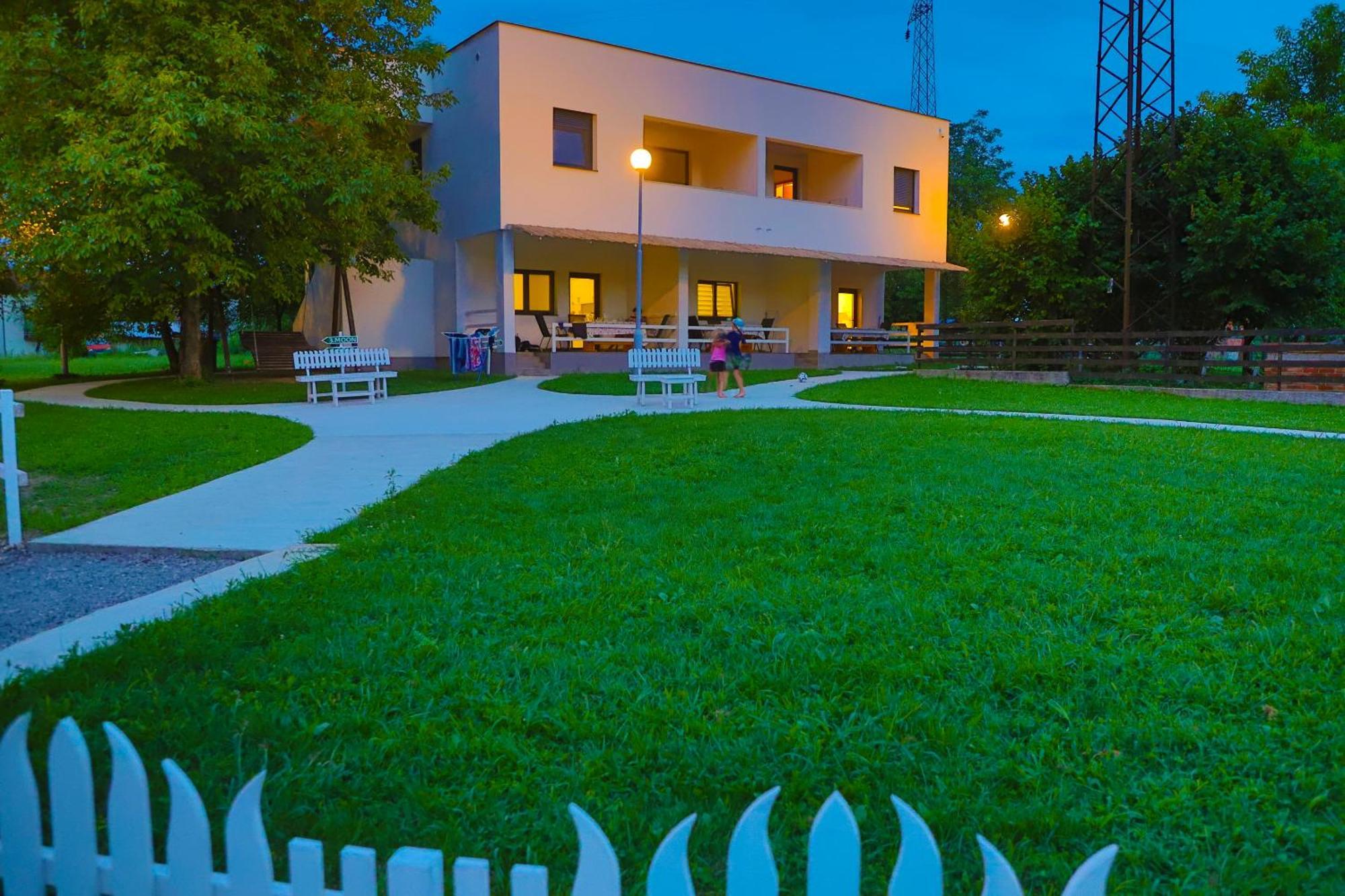 Holiday Homes Pozitiva Bihać Esterno foto