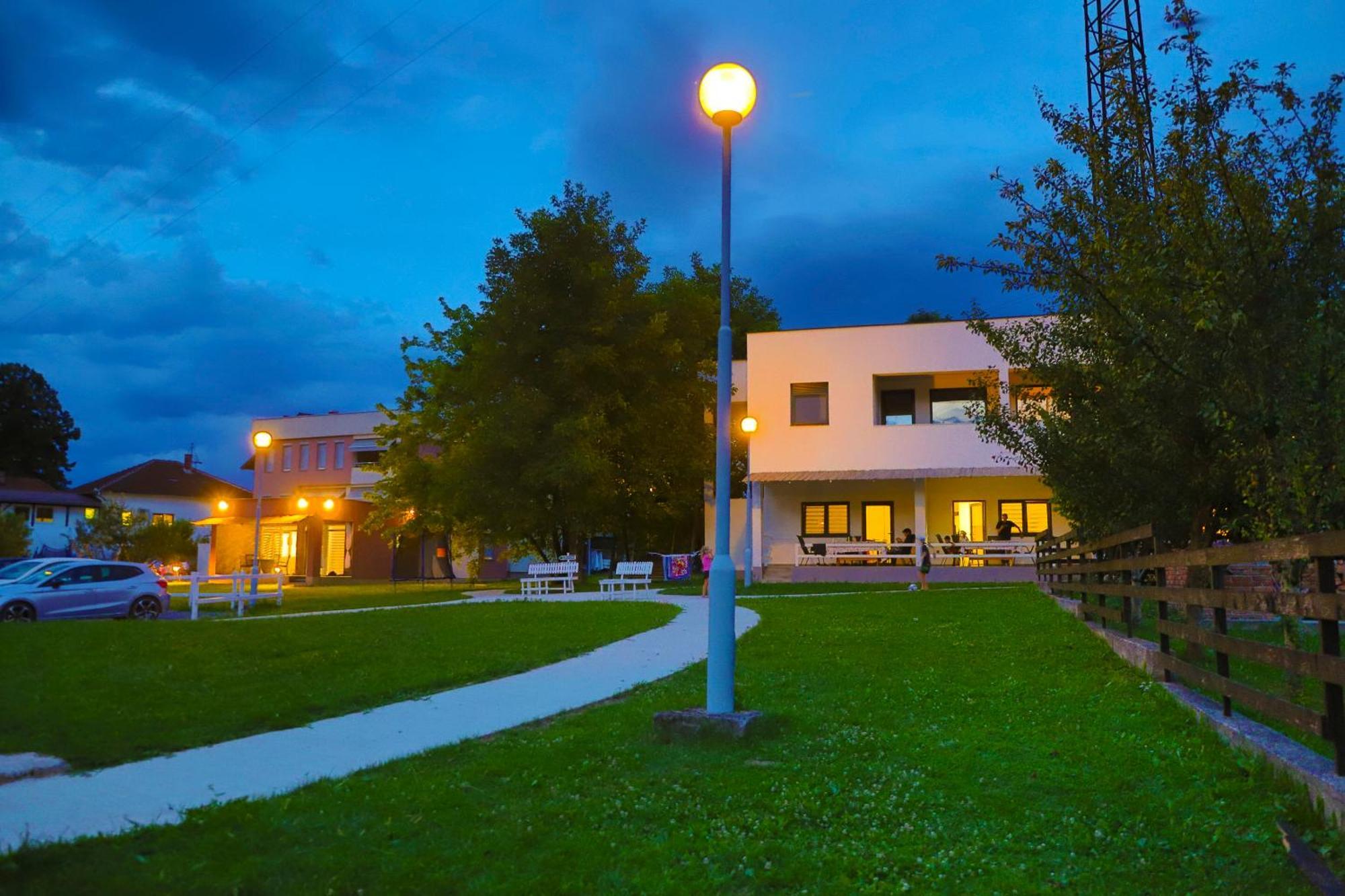 Holiday Homes Pozitiva Bihać Esterno foto