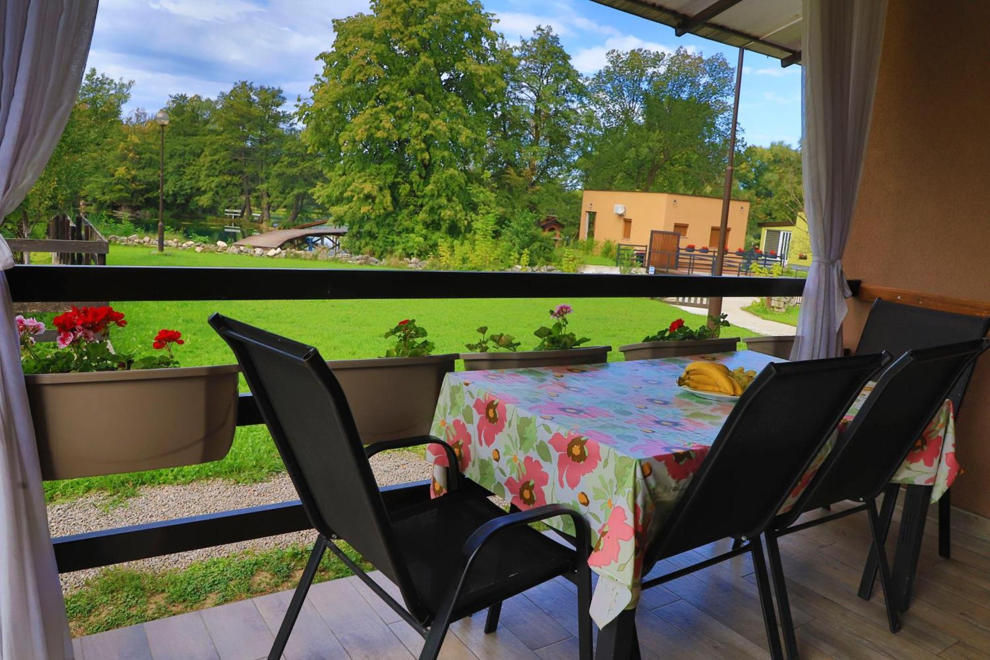 Holiday Homes Pozitiva Bihać Esterno foto